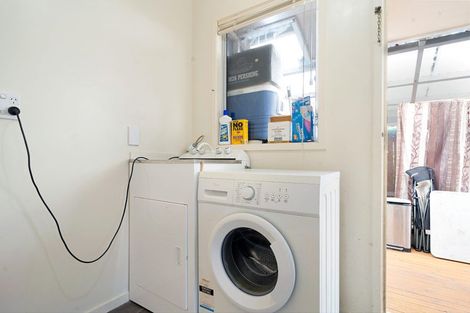 Photo of property in 42a Farwood Drive, Henderson, Auckland, 0612