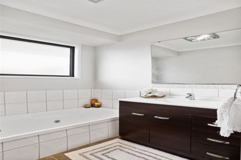 Photo of property in 19 The Enclave, Totara Heights, Auckland, 2105