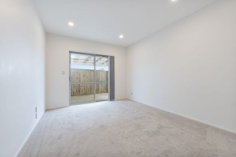 Photo of property in 25 View Road, Henderson, Auckland, 0612
