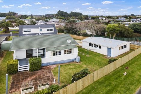 Photo of property in 7a Litchfield Place, Clarks Beach, 2122