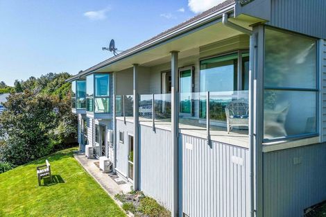 Photo of property in 7 Matata Place, Waikanae, 5036