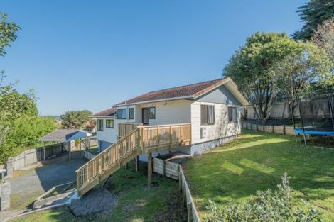 Photo of property in 11 Forster Place, West Harbour, Auckland, 0618