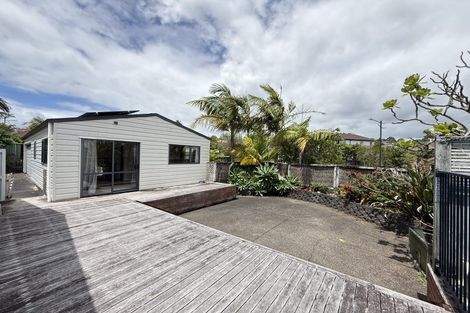 Photo of property in 14 Scarlet Oak Drive, Schnapper Rock, Auckland, 0632