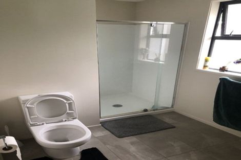 Photo of property in 100 Fulford Street, New Plymouth, 4310