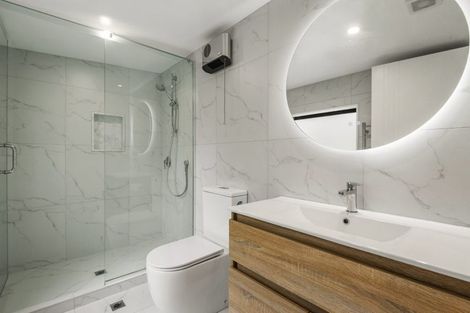 Photo of property in 61a Knights Road, Rothesay Bay, Auckland, 0630