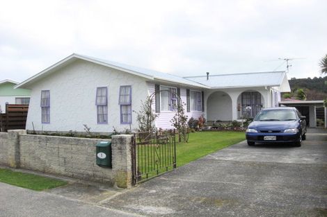 Photo of property in 5 Belgrave Street, Wainuiomata, Lower Hutt, 5014