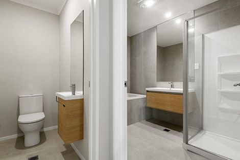 Photo of property in 3/7 Parapara Place, Albany, Auckland, 0632