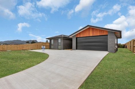 Photo of property in 15 Te Taniwha Road, One Tree Point, 0118