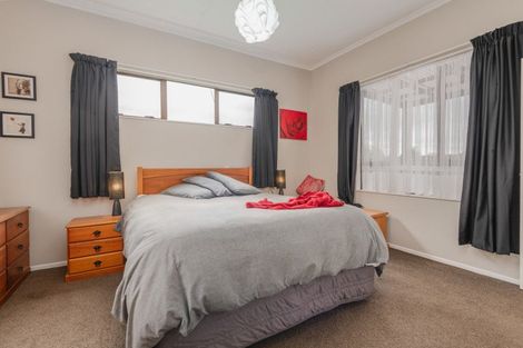 Photo of property in 9 Amelia Street, Woodville, 4920