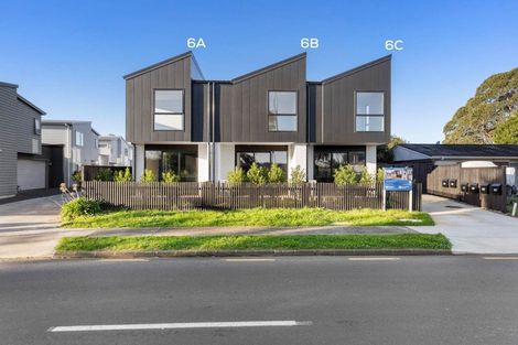 Photo of property in 6b Cascades Road, Pakuranga Heights, Auckland, 2010