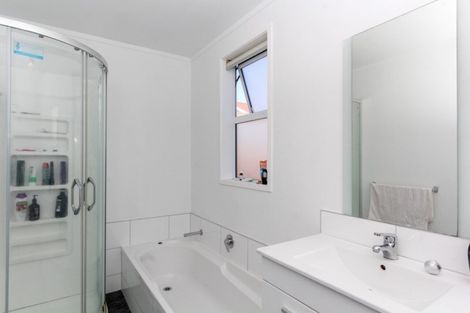 Photo of property in 6 Morley Street, New Plymouth, 4310