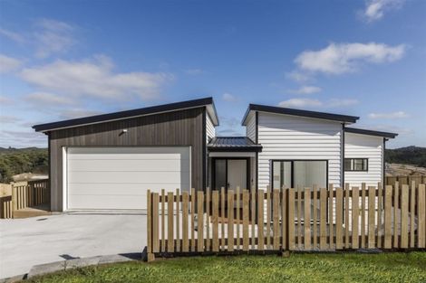 Photo of property in 2 Takurua Terrace, Orewa, 0931