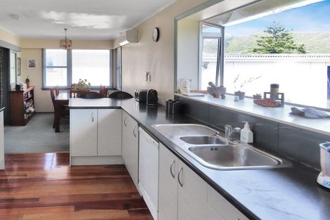 Photo of property in 222 Taita Drive, Avalon, Lower Hutt, 5011