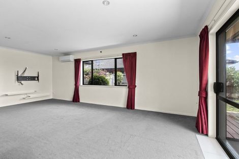 Photo of property in 22 Whitney Place, Rototuna North, Hamilton, 3210