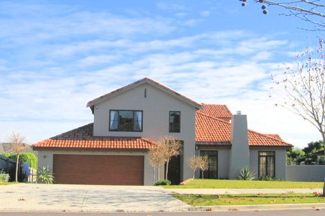 Photo of property in 18 John Brooke Crescent, East Tamaki Heights, Auckland, 2016