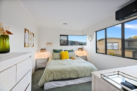 Photo of property in 19 South Kensington Way, Henderson, Auckland, 0612