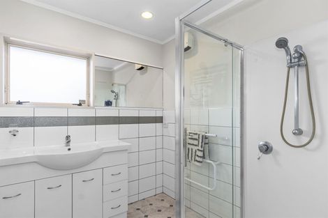 Photo of property in 110a Oceanview Road, Mount Maunganui, 3116