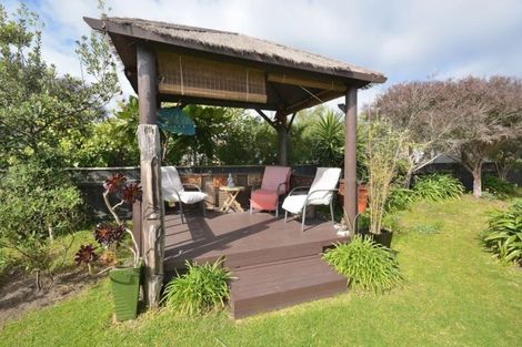 Photo of property in 1 Trig Hill Terrace, Waikanae Beach, Waikanae, 5036