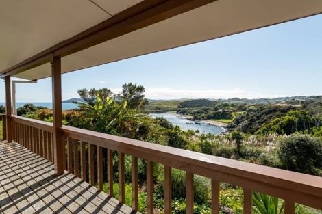 Photo of property in 7 Powells Road, Cable Bay, 0420