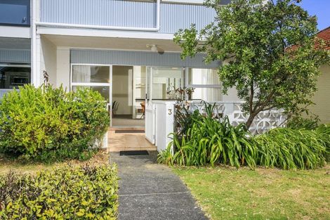 Photo of property in 1/103 Vauxhall Road, Narrow Neck, Auckland, 0624