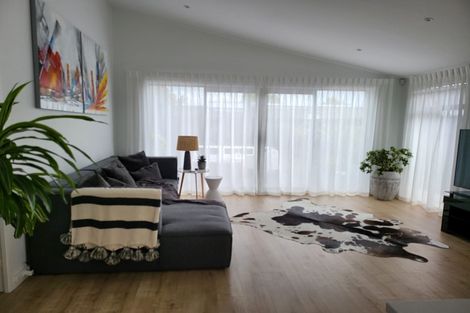 Photo of property in 9 Makete Crescent, Hobsonville, Auckland, 0618