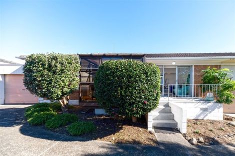 Photo of property in 2/7 Napoleon Avenue, Milford, Auckland, 0620