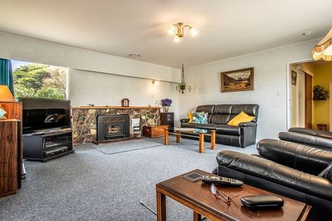 Photo of property in 14 Robert Street, Newlands, Wellington, 6037