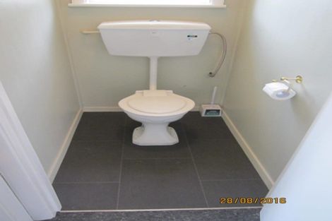 Photo of property in 2 Avro Road, Blue Mountains, Upper Hutt, 5371