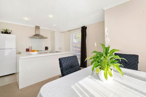 Photo of property in 29a Turville Crescent, Newlands, Wellington, 6037
