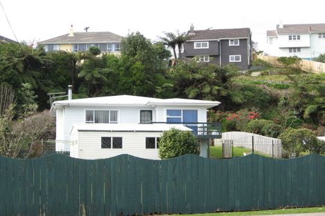 Photo of property in 37 Seaview Road, Marfell, New Plymouth, 4310