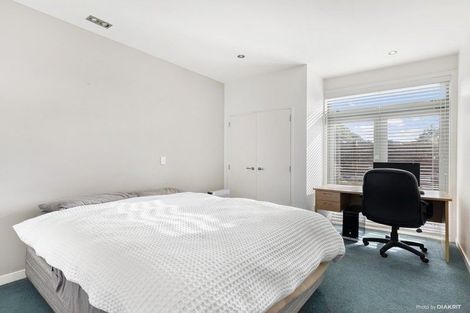 Photo of property in 71 Tiketike Way, Brooklyn, Wellington, 6021