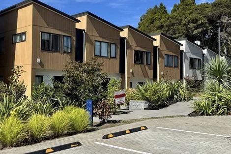 Photo of property in 83 Morihana Close, Glen Eden, 0602