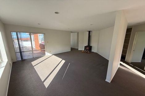 Photo of property in 5 St Thomas More Lane, Glenfield, Auckland, 0629