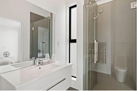 Photo of property in 27/82 East Coast Road, Milford, Auckland, 0620