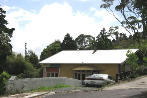 Photo of property in 8 Kukupa Road, Sunnyvale, Auckland, 0612