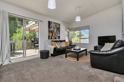 Photo of property in 10 Regency Place, Sunnynook, Auckland, 0632