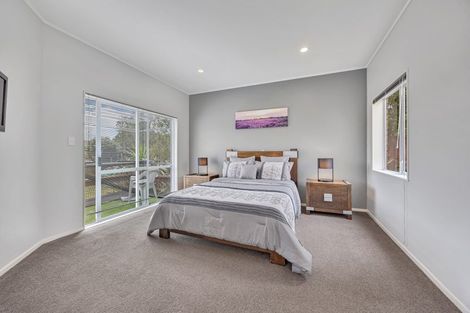 Photo of property in 6 Hanly Close, West Harbour, Auckland, 0618