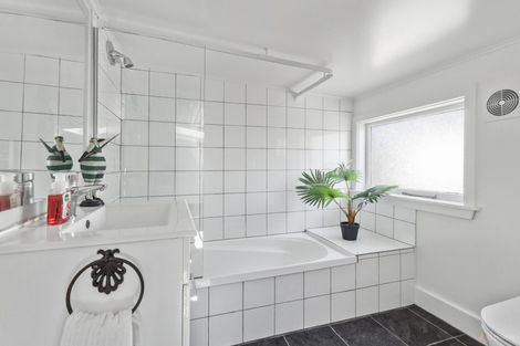 Photo of property in 138 Talbot Street, Geraldine, 7930