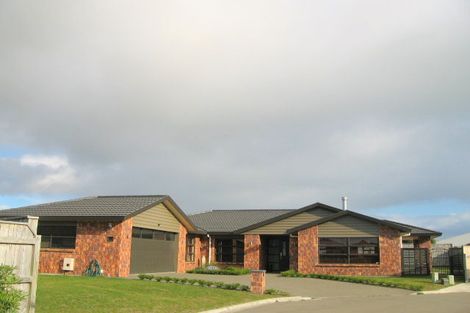 Photo of property in 20 Datum Way, Paraparaumu, 5032