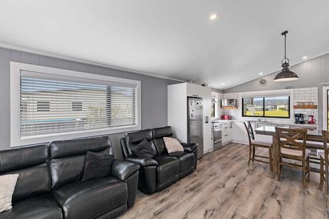 Photo of property in 126 The Fairway, Matarangi, Whitianga, 3592