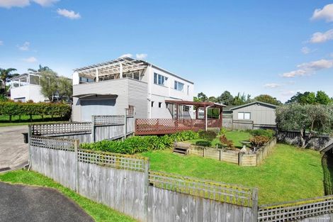 Photo of property in 2/58 Zefiro Drive, Massey, Auckland, 0614