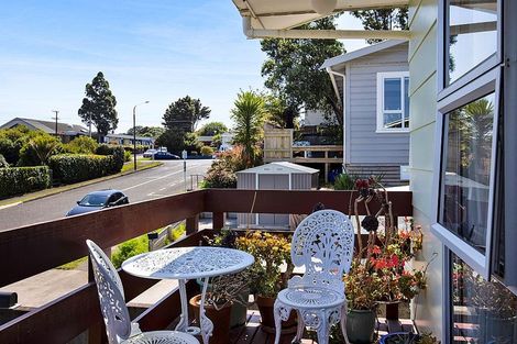 Photo of property in 3a Tavistock Street, Westown, New Plymouth, 4310