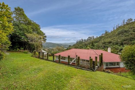 Photo of property in 150 Kamahi Street, Stokes Valley, Lower Hutt, 5019