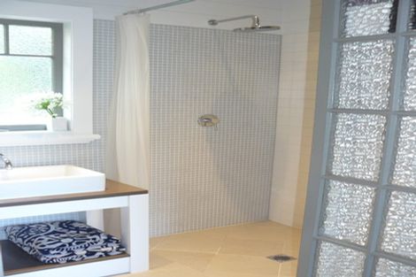 Photo of property in 20 Seabreeze Road, Narrow Neck, Auckland, 0624