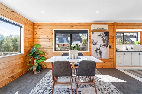 Photo of property in 1/80 Browns Bay Road, Rothesay Bay, Auckland, 0630