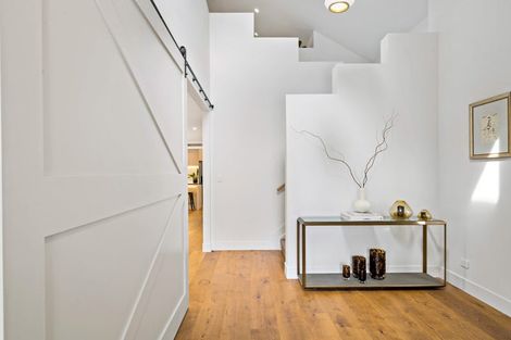 Photo of property in 21 Oscar Road, Greenhithe, Auckland, 0632