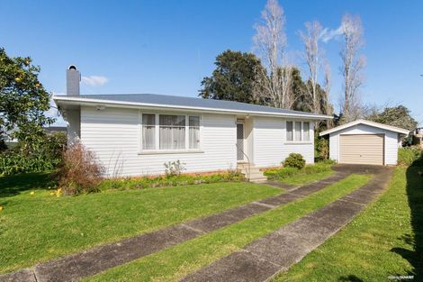 Photo of property in 37 Neil Avenue, Te Atatu Peninsula, Auckland, 0610