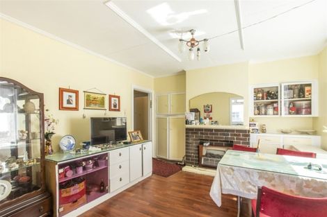 Photo of property in 41 Derwent Street, Island Bay, Wellington, 6023