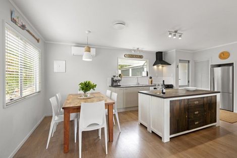 Photo of property in 43a Wallis Street, Raglan, 3225