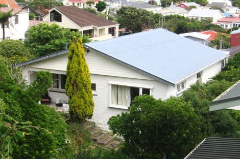 Photo of property in 93 Northland Road, Northland, Wellington, 6012